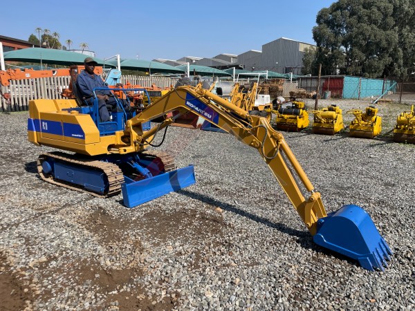 PYR3-079 Komatsu PC10-6 Used Excavator (17) Komatsu PC10-6 Mini Excavator