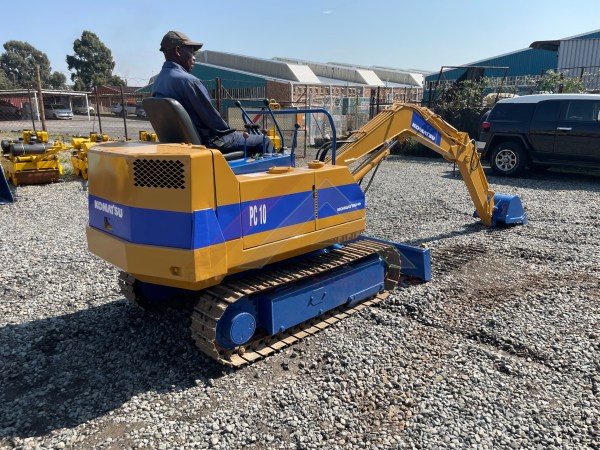 PYR3-079 Komatsu PC10-6 Used Excavator (22) Komatsu PC10-6 Mini Excavator