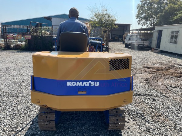 PYR3-079 Komatsu PC10-6 Used Excavator (6) Komatsu PC10-6 Mini Excavator