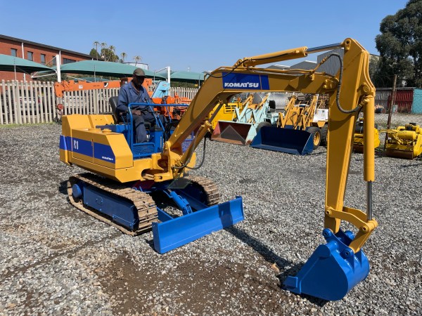 PYR3-079 Komatsu PC10-6 Used Excavator Komatsu PC10-6 Mini Excavator