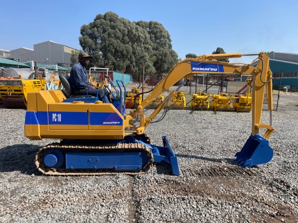 PYR3-079 Komatsu PC10-6 Used Excavator (8) Komatsu PC10-6 Mini Excavator