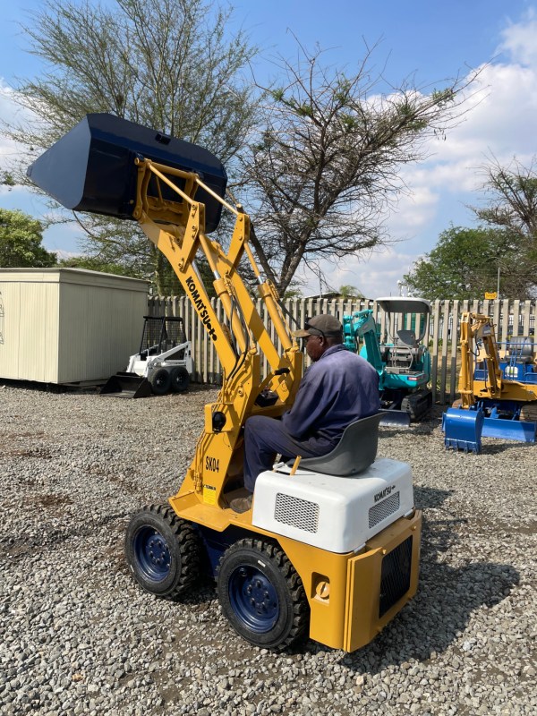 Komatsu SK04