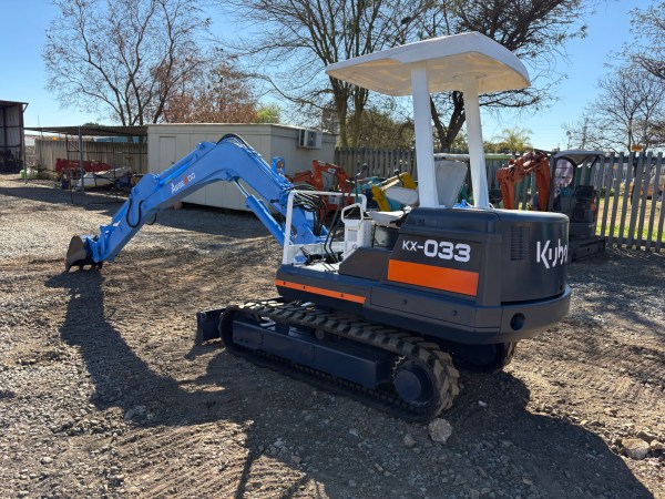 Kubota KX-033