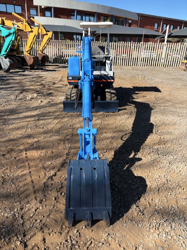 Kubota KX-033
