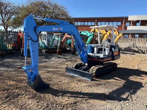 Kubota KX-033