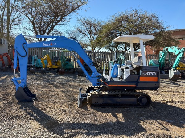 Kubota KX-033