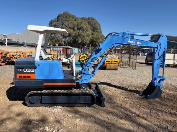Kubota KX-033