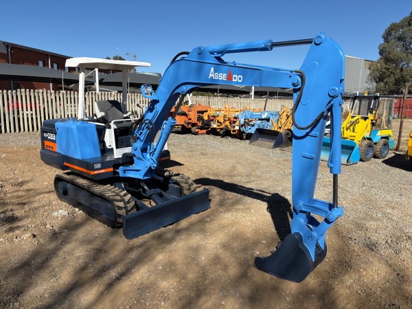 Kubota KX-033