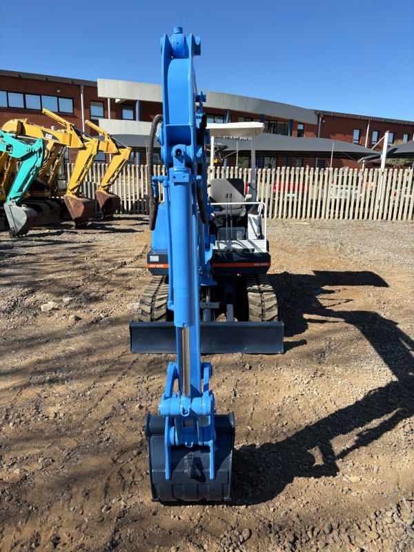 Kubota KX-033