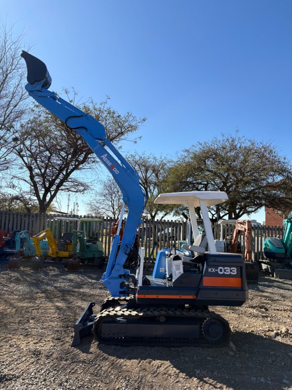 Kubota KX-033