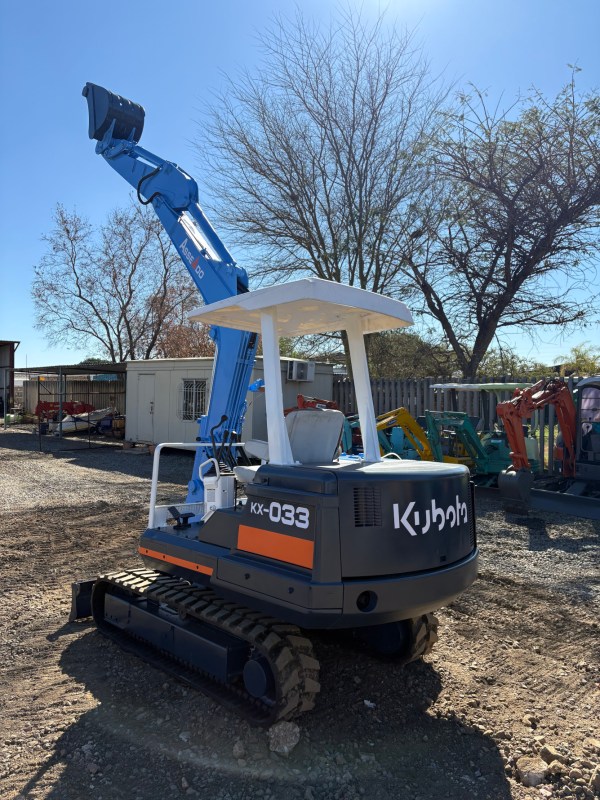 Kubota KX-033