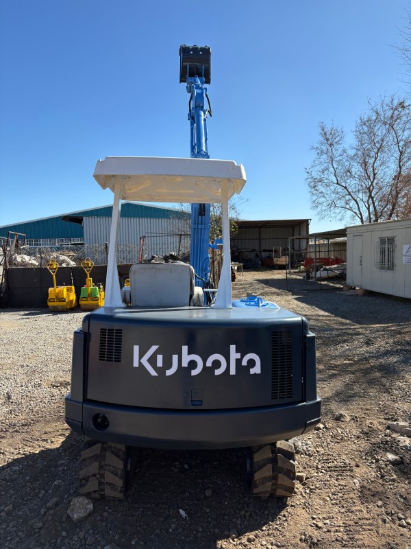 Kubota KX-033