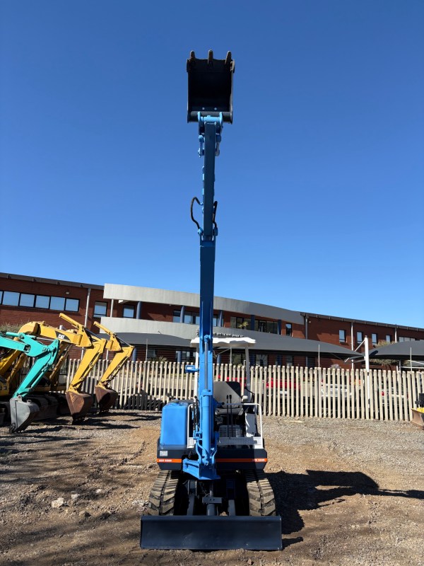 Kubota KX-033